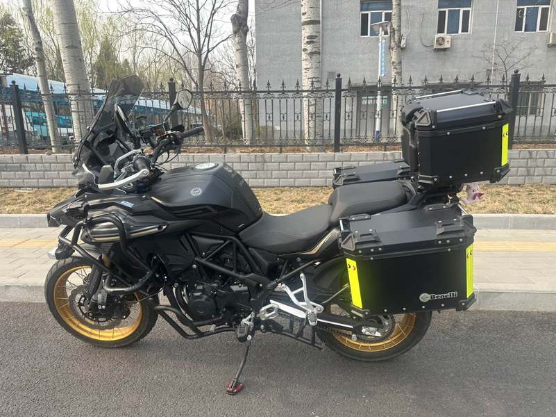 贝纳利 TRK552