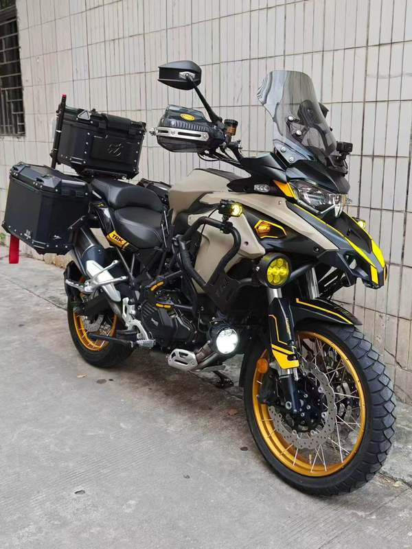 贝纳利 TRK552