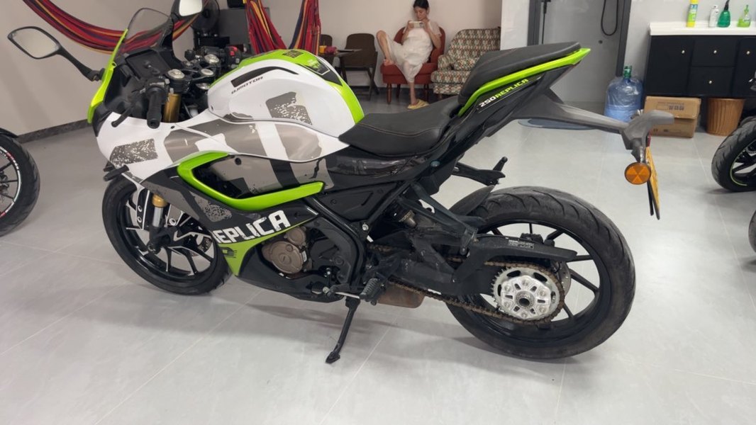 QJMOTOR 赛250