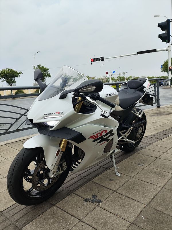 张雪机车 500RR