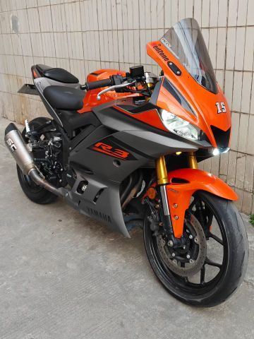 雅马哈 YZF-R3