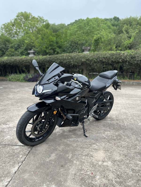 豪爵铃木 GSX250R