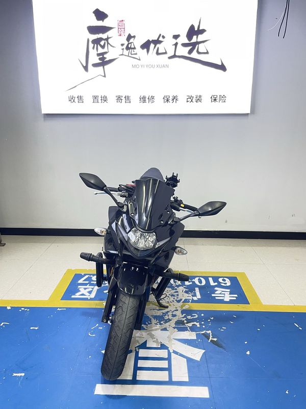 豪爵铃木 GSX250R