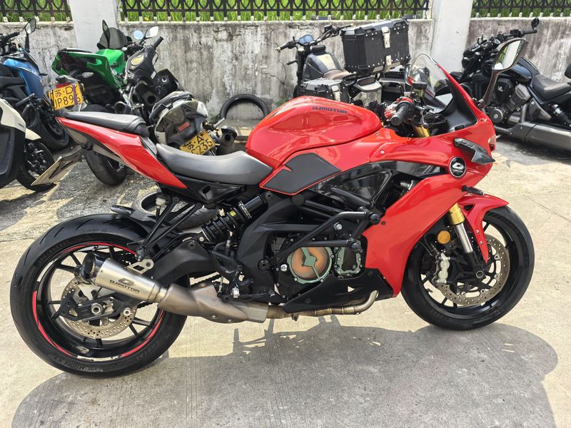 QJMOTOR 赛600