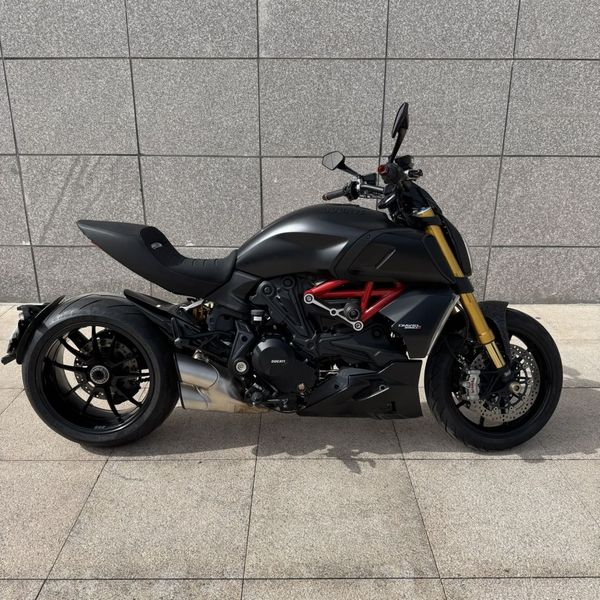 杜卡迪 Diavel 
