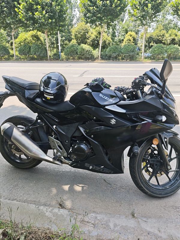 豪爵铃木 GSX250R