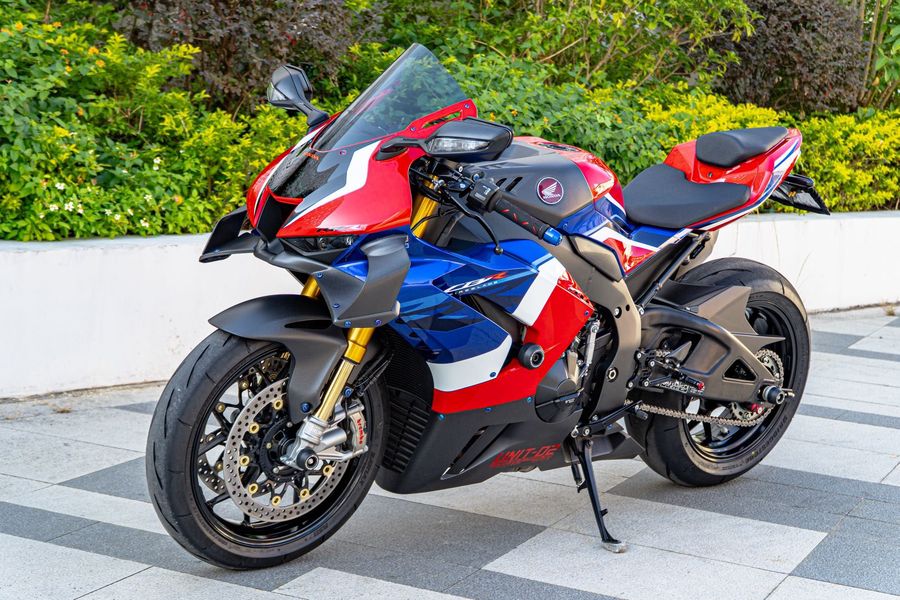 本田DREAMWING CBR 1000 RR-R
