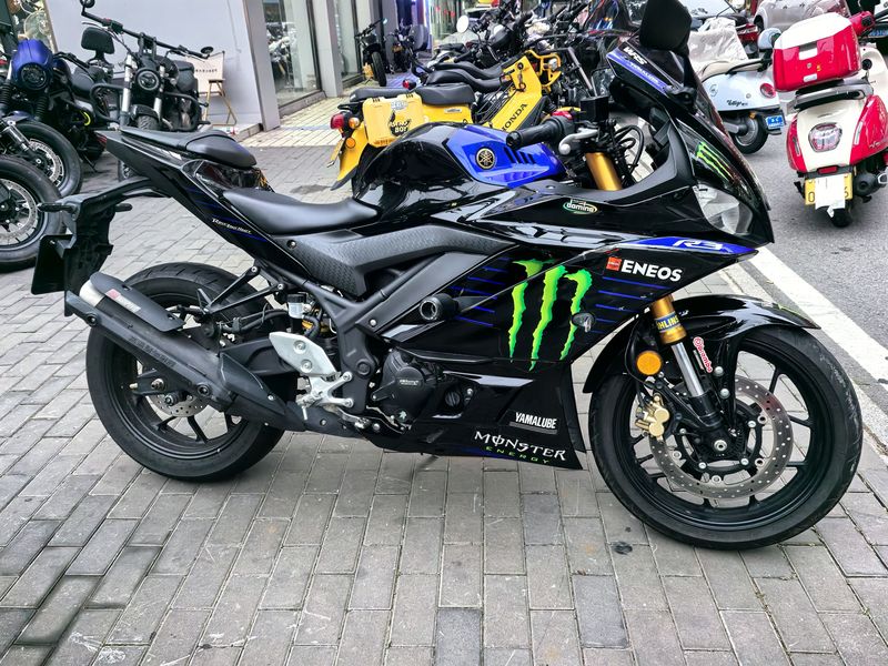 雅马哈 YZF-R3