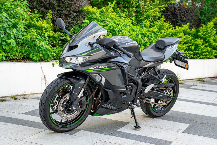 川崎 ZX-4R