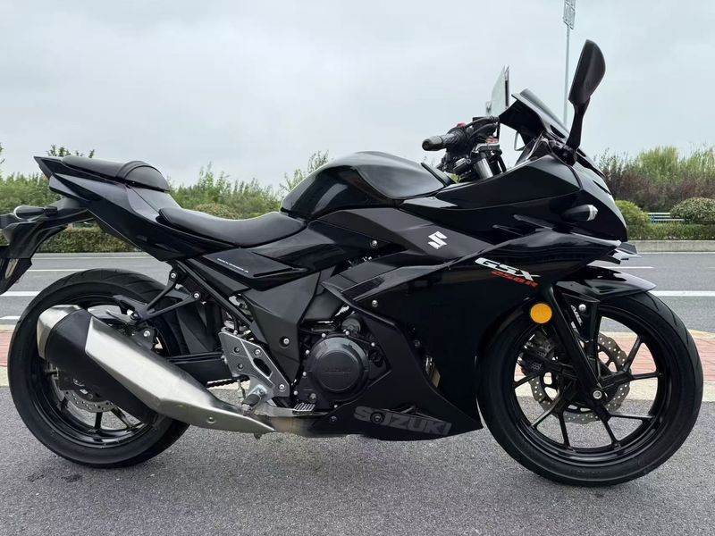 豪爵铃木 GSX250R