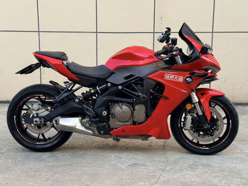 QJMOTOR 赛600