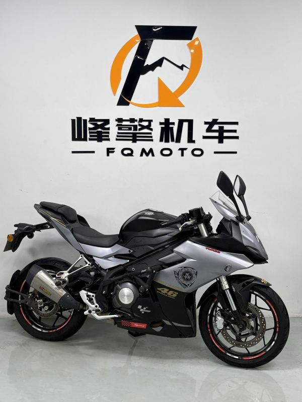 贝纳利 龙卷风 Tornado 252R