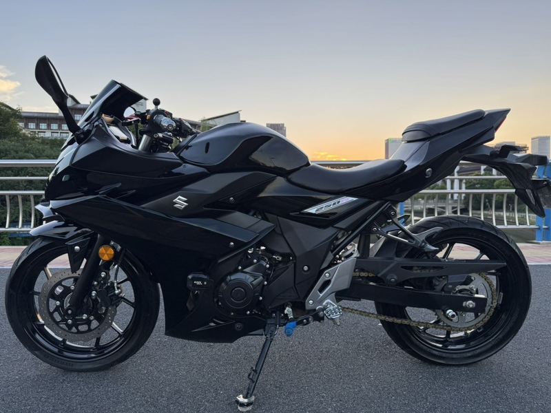 豪爵铃木 GSX250R