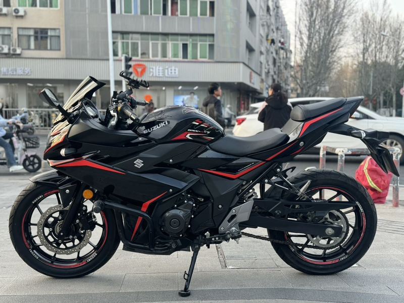 豪爵铃木 GSX250R