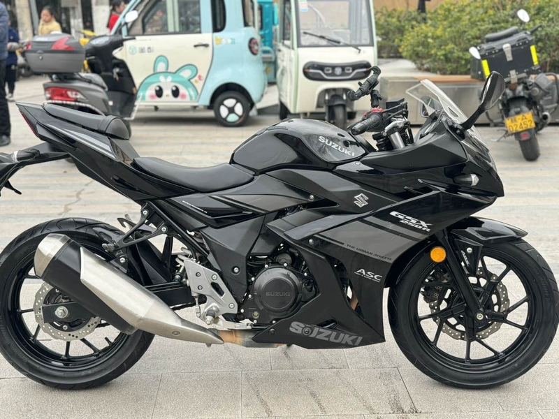 豪爵铃木 GSX250R