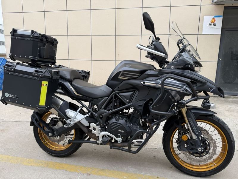 贝纳利 TRK552