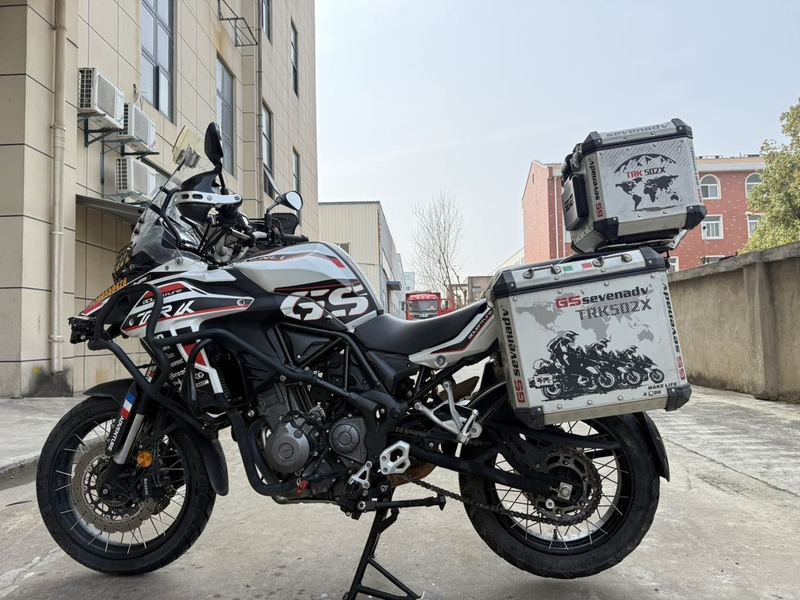 贝纳利 金鹏 TRK502