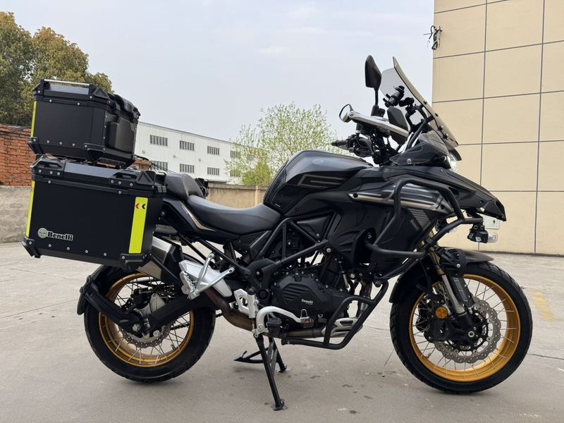 贝纳利 TRK552