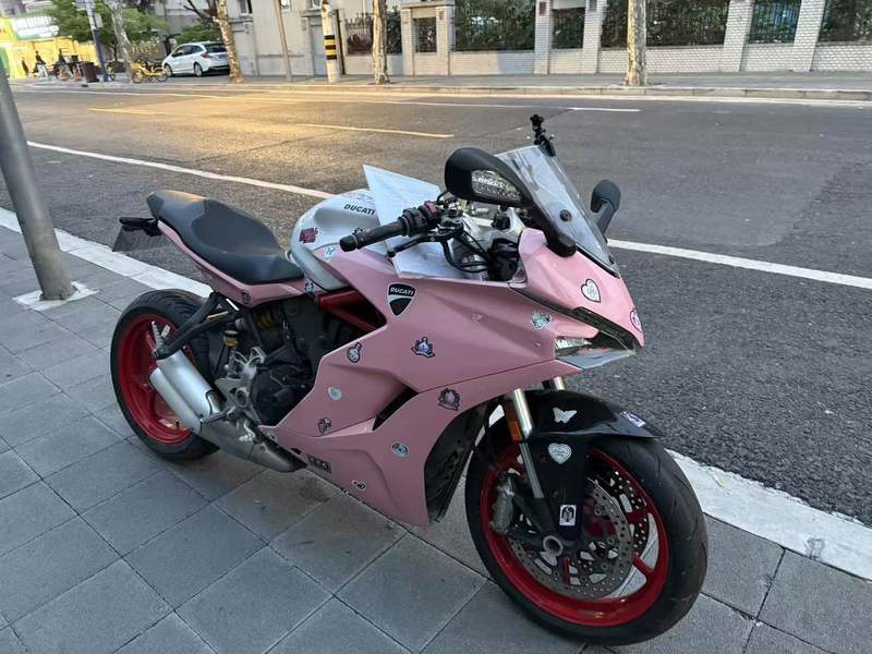 杜卡迪 SuperSport