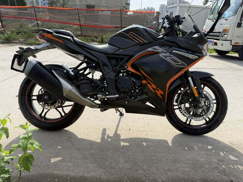 无极 300RR