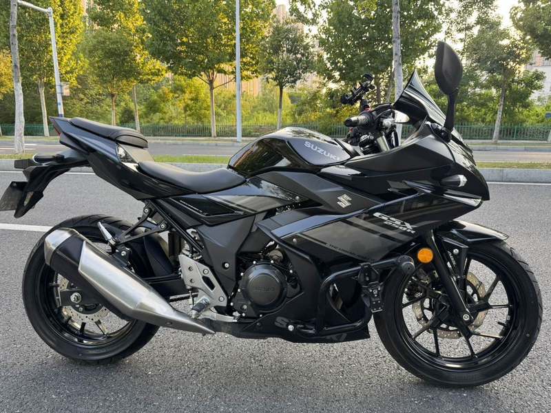 豪爵铃木 GSX250R