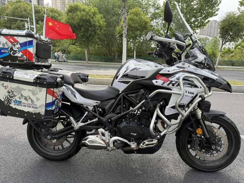 贝纳利 金鹏 TRK502