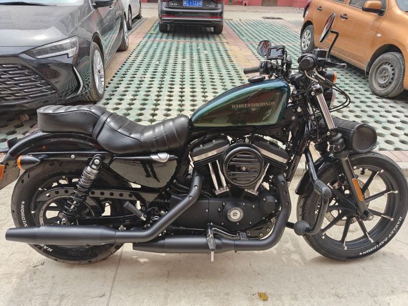 哈雷戴维森 Iron883 硬汉