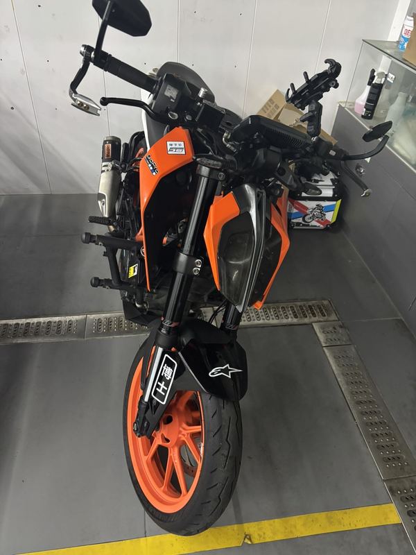 KTMR2R 390 Duke
