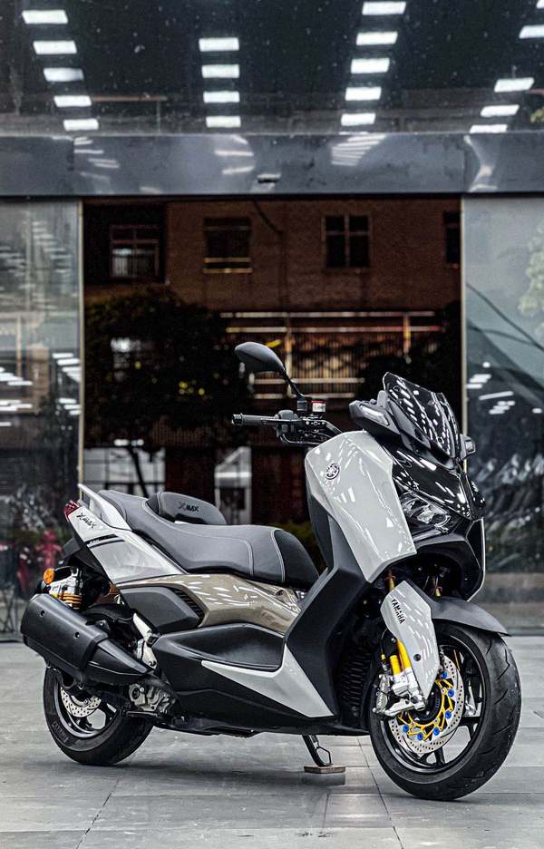 雅马哈 XMAX