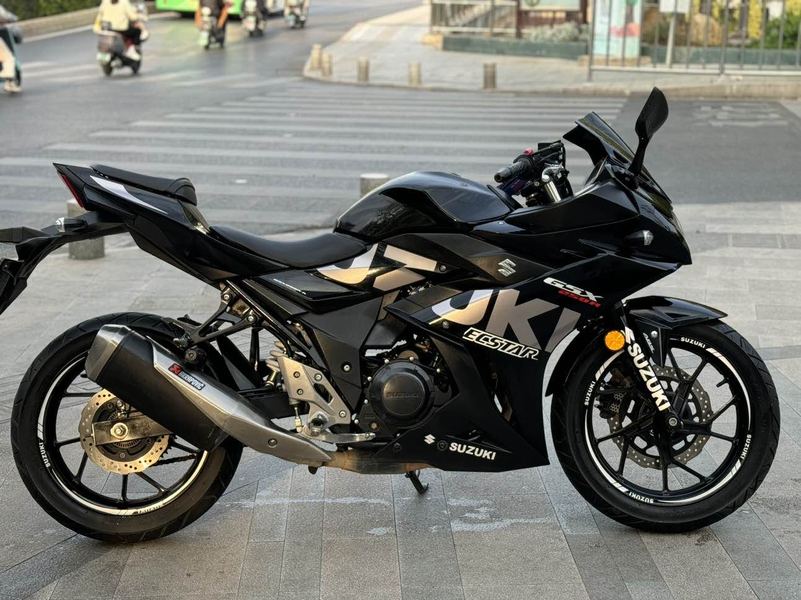 豪爵铃木 GSX250R