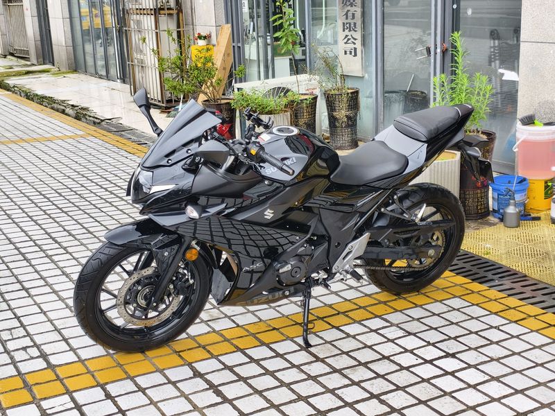 豪爵铃木 GSX250R