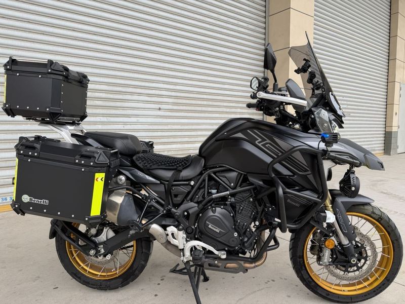 贝纳利 TRK702
