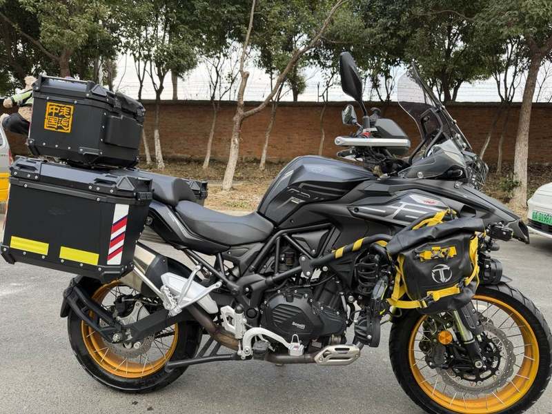贝纳利 TRK552