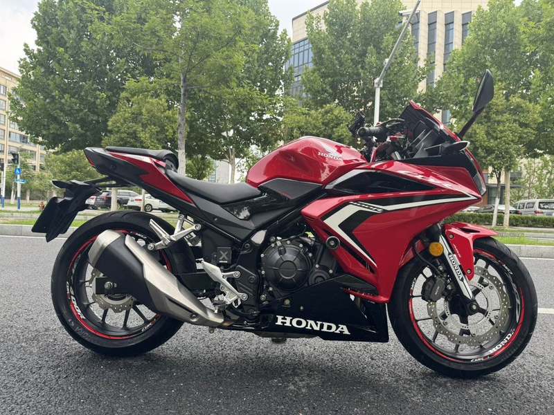 本田WING CBR400R