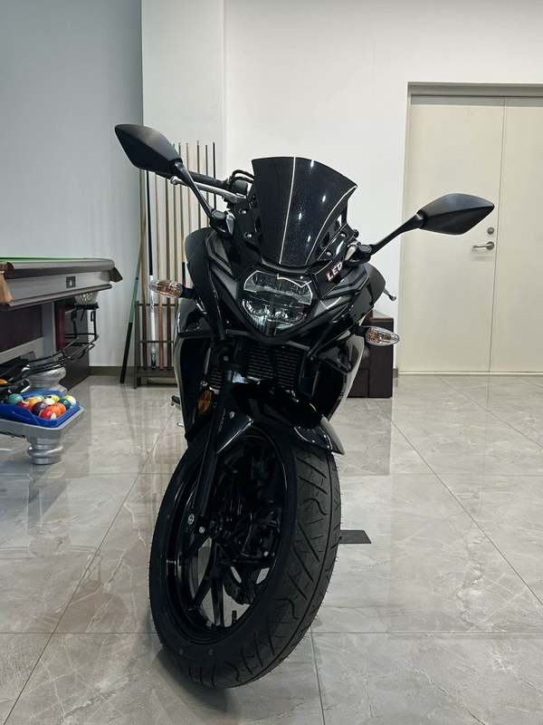 豪爵铃木 GSX250R