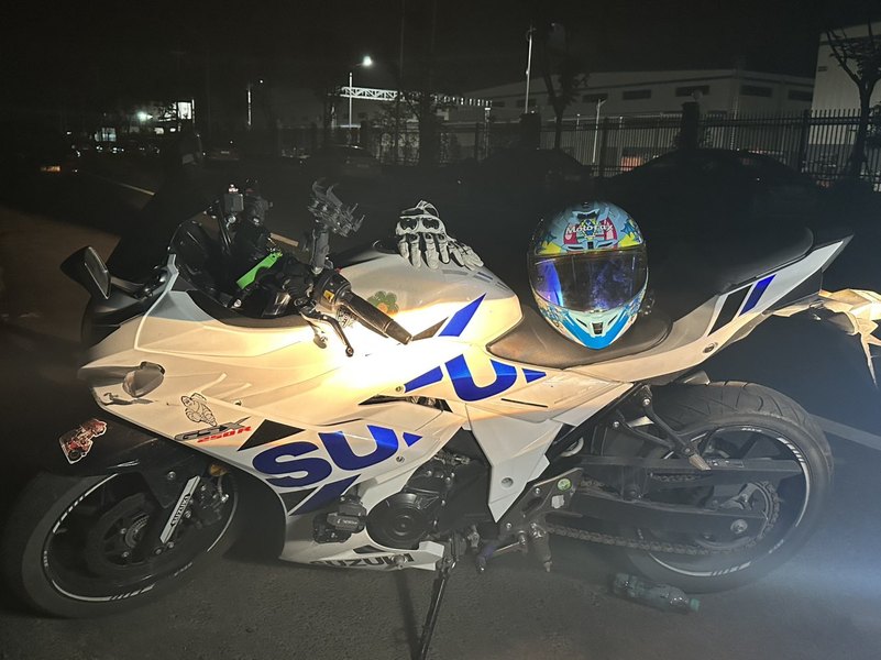 豪爵铃木 GSX250R
