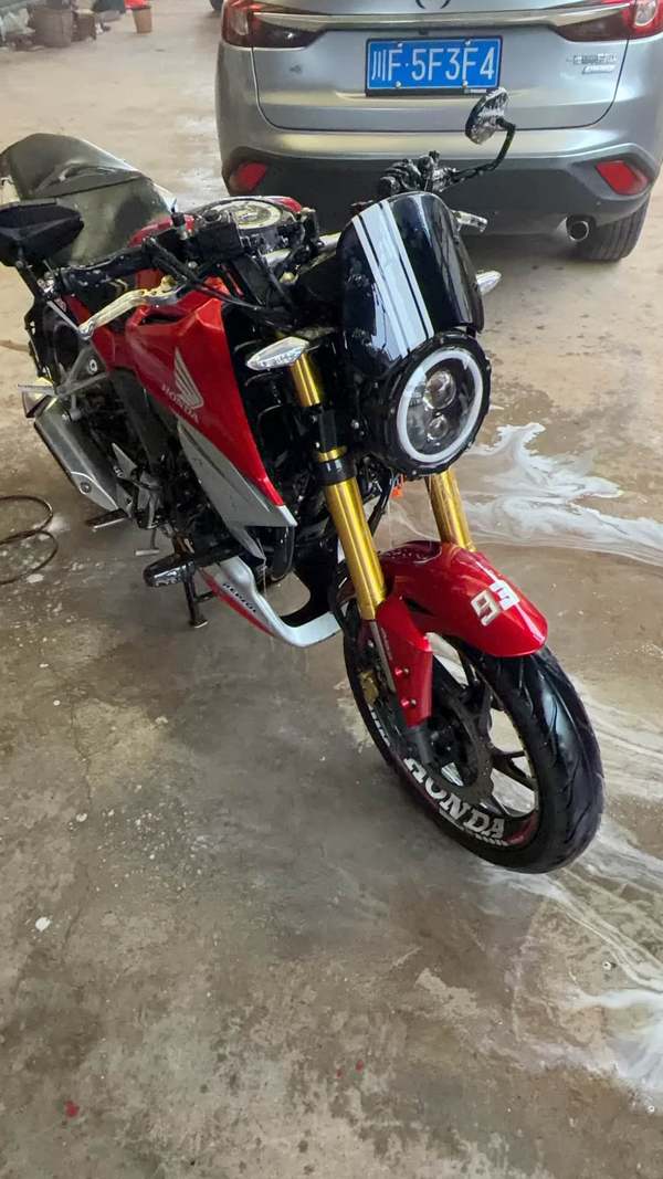 五羊本田 CB190R 暴锋眼