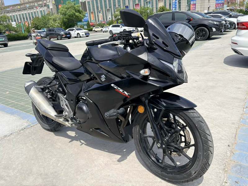 豪爵铃木 GSX250R