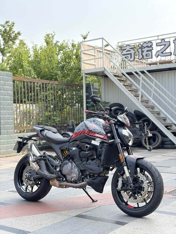 杜卡迪 Monster 950