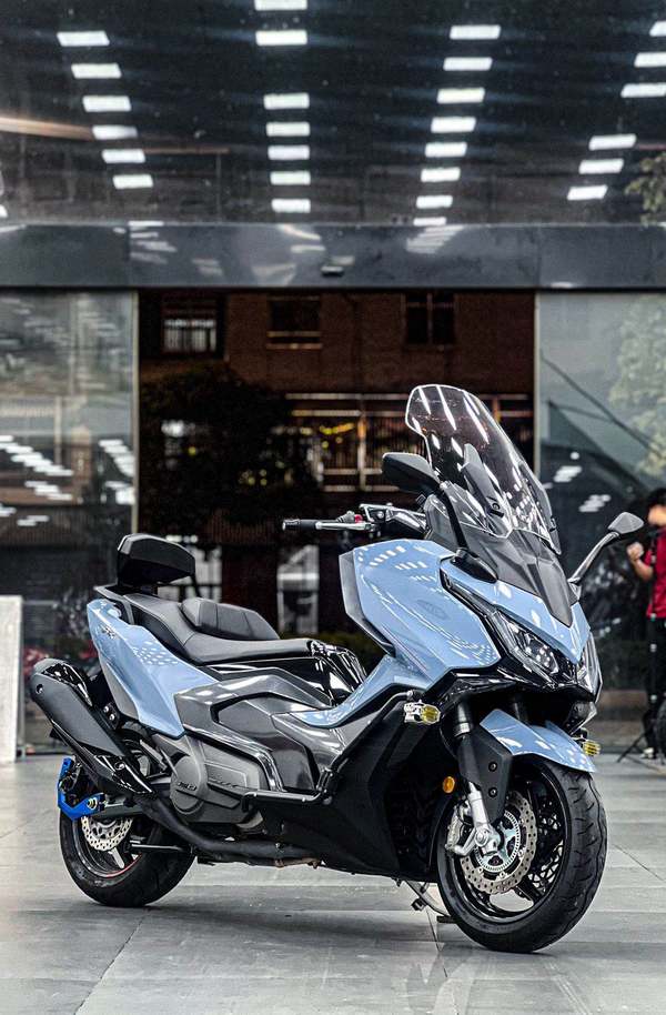 光阳 AK550