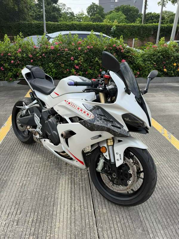 QJMOTOR 赛600