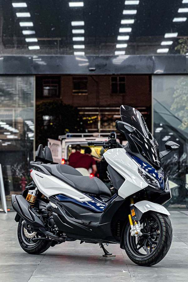 本田WING NSS350