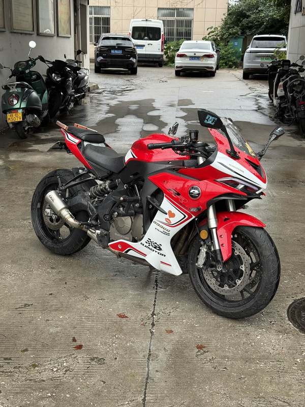 QJMOTOR 赛600