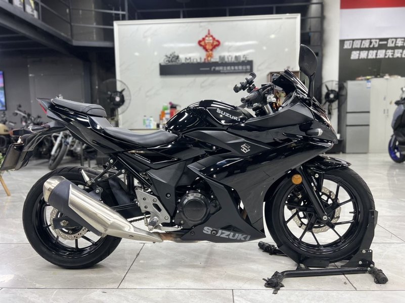 豪爵铃木 GSX250R