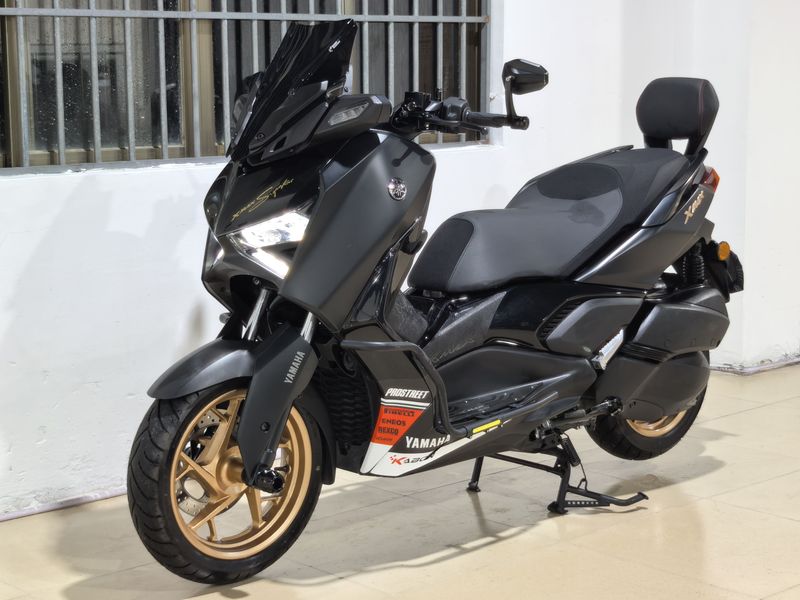 雅马哈 XMAX