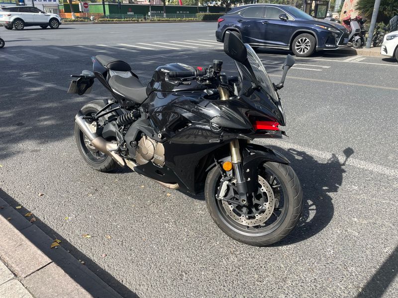 QJMOTOR 赛600