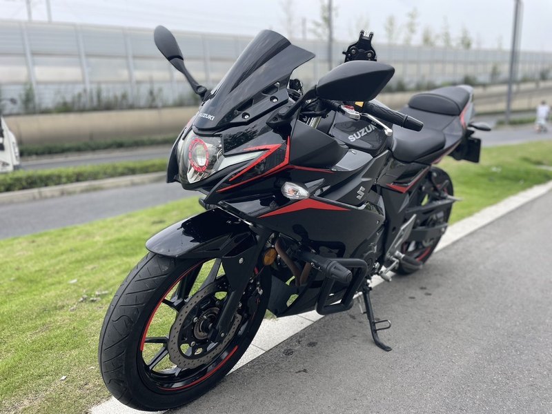 豪爵铃木 GSX250R