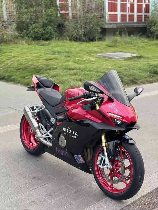 张雪机车 500RR
