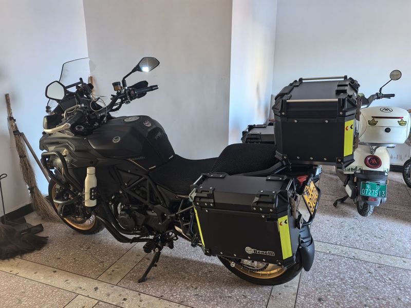 贝纳利 TRK552