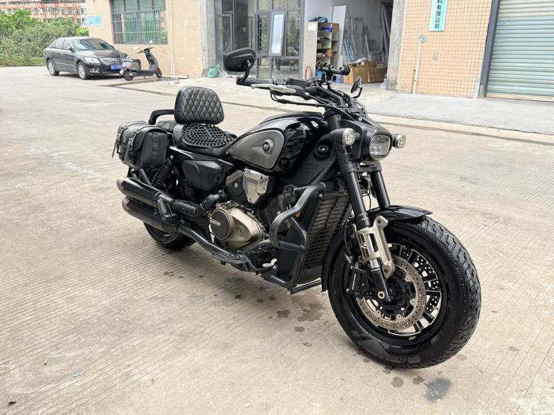 QJMOTOR 闪600